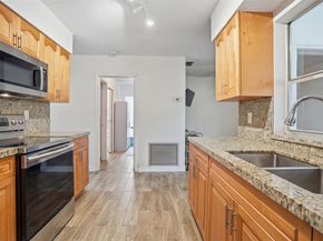 9417 NW 70th Pl, Tamarac FL 33321