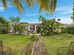 9417 NW 70th Pl, Tamarac FL 33321