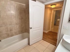 450 S Park Rd 5104, Hollywood FL 33021