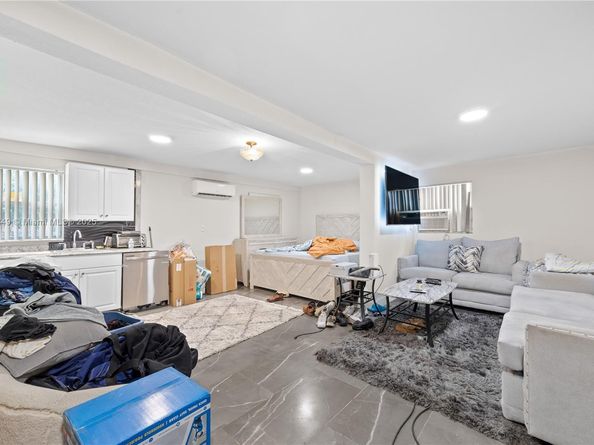 625 NE 130th St, North Miami FL 33161