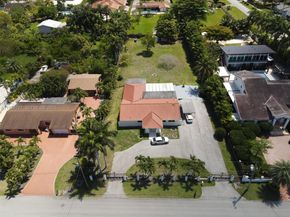 165 SW 130th Ave, Miami FL 33184