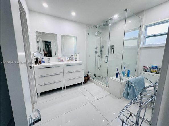 165 SW 130th Ave, Miami FL 33184