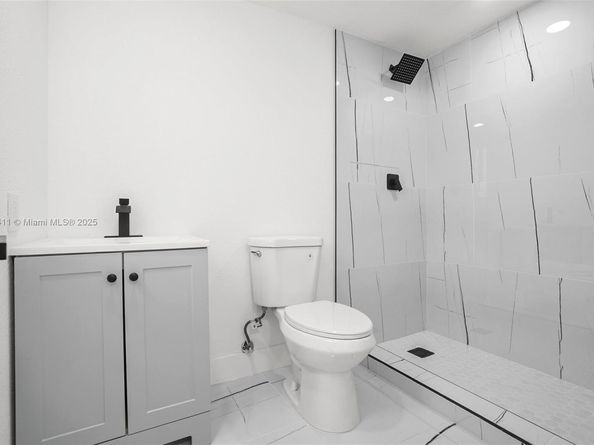 1426 NW 28th St, Miami FL 33142