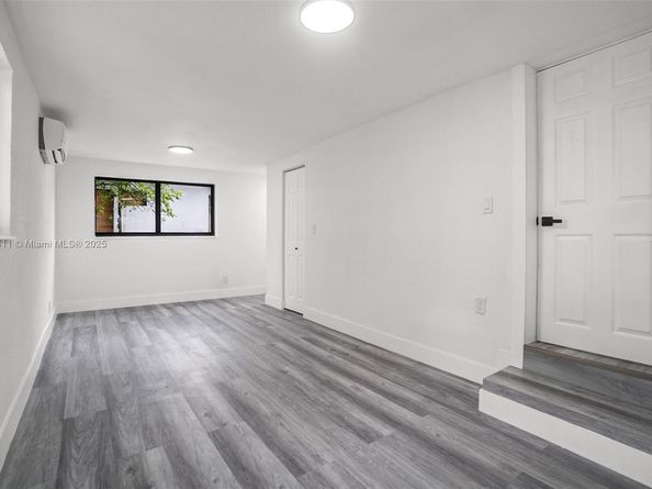 1426 NW 28th St, Miami FL 33142