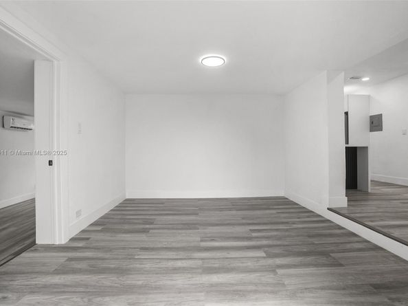 1426 NW 28th St, Miami FL 33142