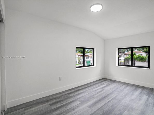 1426 NW 28th St, Miami FL 33142