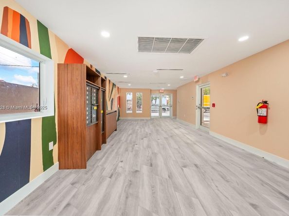 32 NW 14th Ave 103, Miami FL 33125