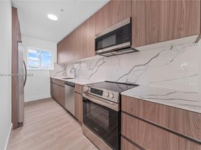 32 NW 14th Ave 103, Miami FL 33125