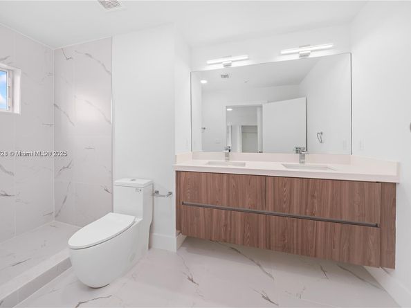 32 NW 14th Ave 103, Miami FL 33125