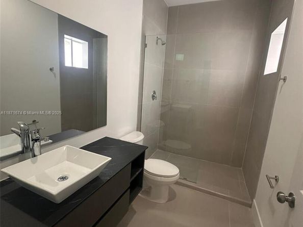 532 NW 17th Ave, Fort Lauderdale FL 33311