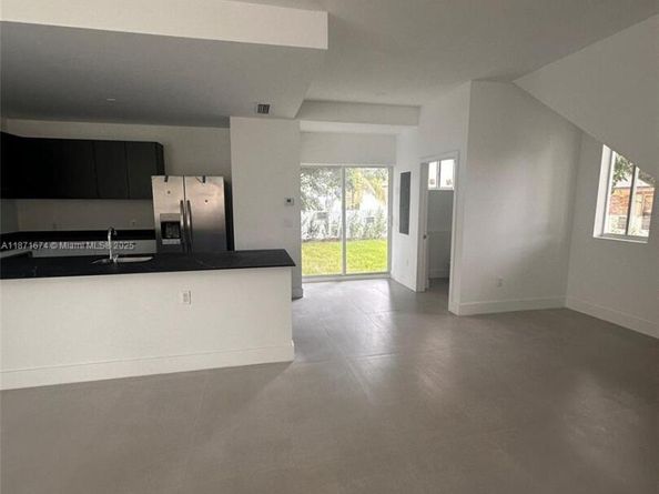 532 NW 17th Ave, Fort Lauderdale FL 33311