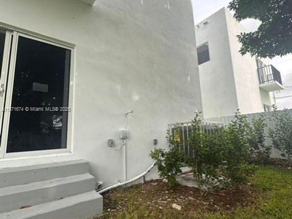 532 NW 17th Ave, Fort Lauderdale FL 33311