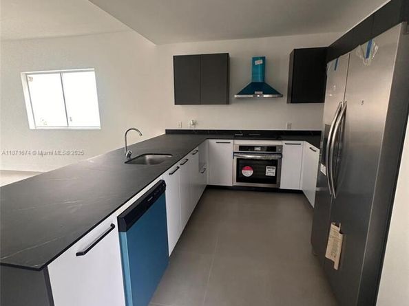 532 NW 17th Ave, Fort Lauderdale FL 33311