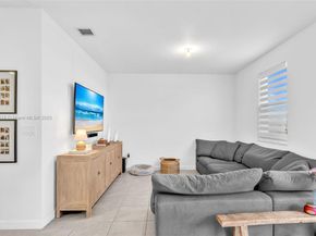 12586 NW 22nd Pl 12586, Miami FL 33167