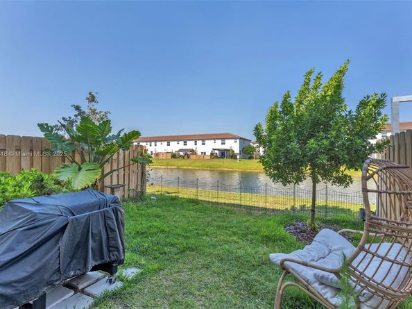 12586 NW 22nd Pl 12586, Miami FL 33167
