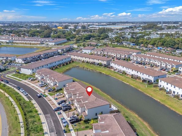 12586 NW 22nd Pl 12586, Miami FL 33167
