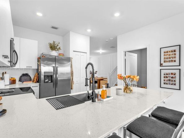 12586 NW 22nd Pl 12586, Miami FL 33167