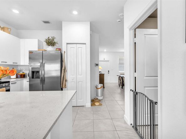 12586 NW 22nd Pl 12586, Miami FL 33167