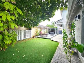 15429 SW 92nd St, Miami FL 33196