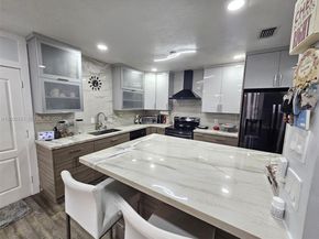 15429 SW 92nd St, Miami FL 33196