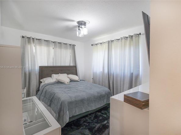2841 NW 9th Ave, Wilton Manors FL 33311