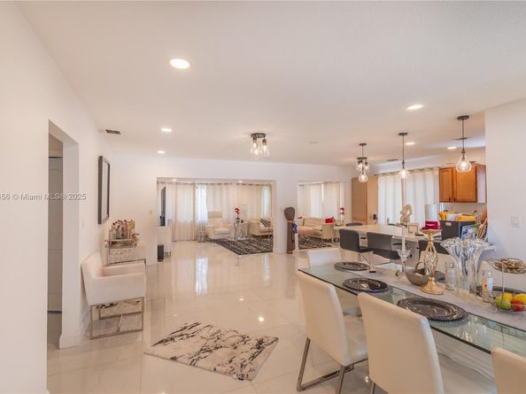 2841 NW 9th Ave, Wilton Manors FL 33311