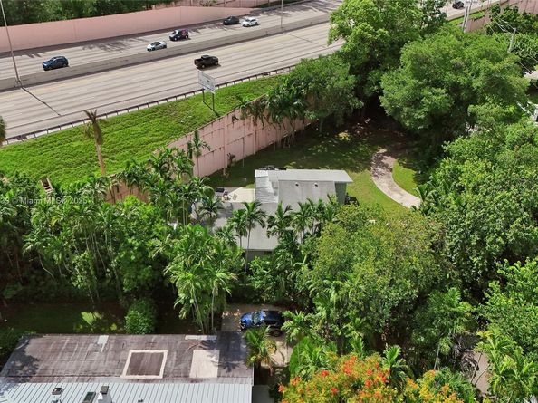 5785 SW 82nd Ave, Miami FL 33143