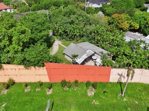 5785 SW 82nd Ave, Miami FL 33143