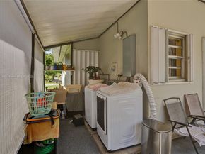 5785 SW 82nd Ave, Miami FL 33143