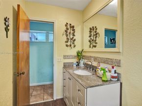 5785 SW 82nd Ave, Miami FL 33143