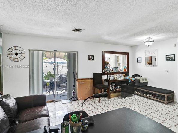 5785 SW 82nd Ave, Miami FL 33143
