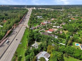 5785 SW 82nd Ave, Miami FL 33143