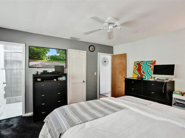 5785 SW 82nd Ave, Miami FL 33143