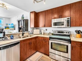 255 Evernia St 1421, West Palm Beach FL 33401