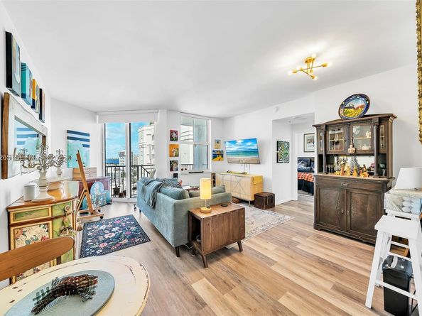 255 Evernia St 1421, West Palm Beach FL 33401