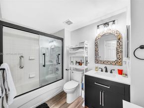 255 Evernia St 1421, West Palm Beach FL 33401