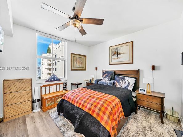 255 Evernia St 1421, West Palm Beach FL 33401