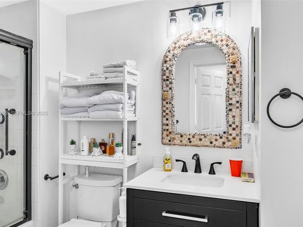 255 Evernia St 1421, West Palm Beach FL 33401