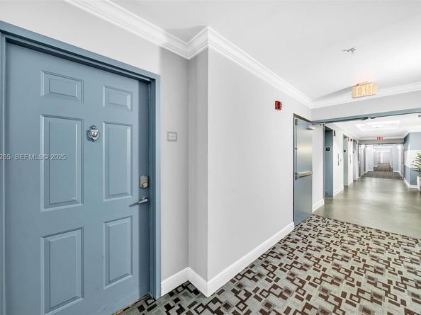 255 Evernia St 1421, West Palm Beach FL 33401