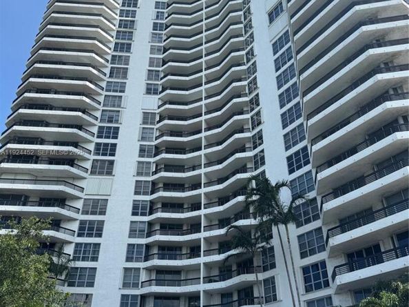 3530 Mystic Pointe Dr 1212, Aventura FL 33180