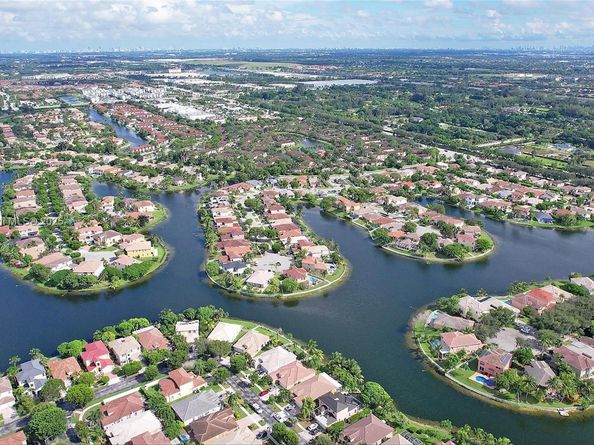13463 SW 27th St, Miramar FL 33027