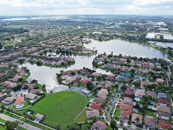 13463 SW 27th St, Miramar FL 33027