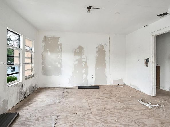 455 NE 63rd St, Miami FL 33138
