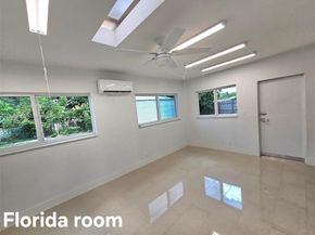 6521 Moseley St, Hollywood FL 33024