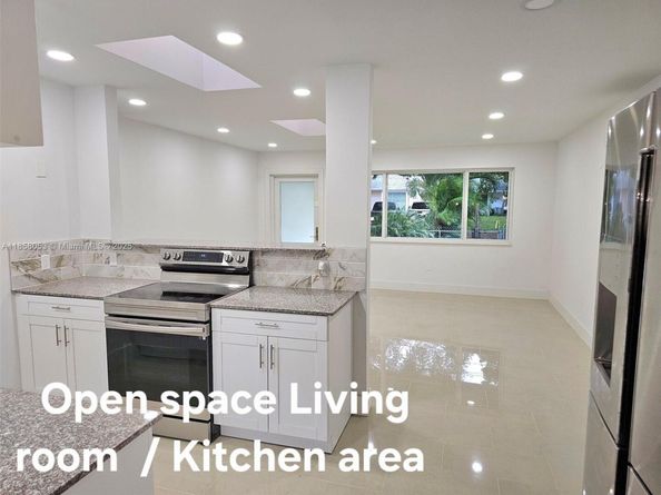 6521 Moseley St, Hollywood FL 33024