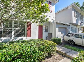 6004 Red Plum Ct, Tamarac FL 33321