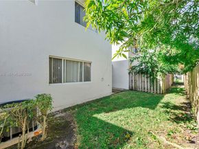 6004 Red Plum Ct, Tamarac FL 33321