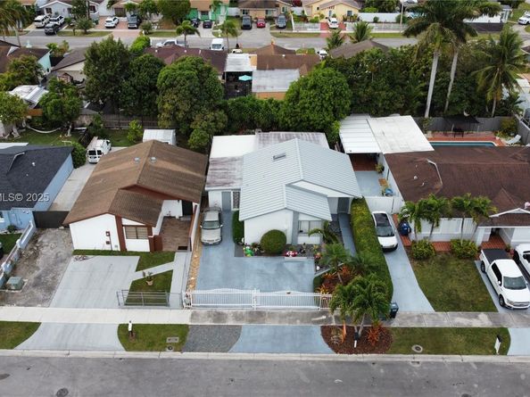 19224 SW 122nd Ct, Miami FL 33177