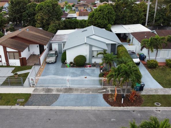 19224 SW 122nd Ct, Miami FL 33177