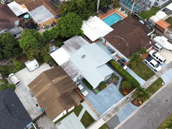 19224 SW 122nd Ct, Miami FL 33177